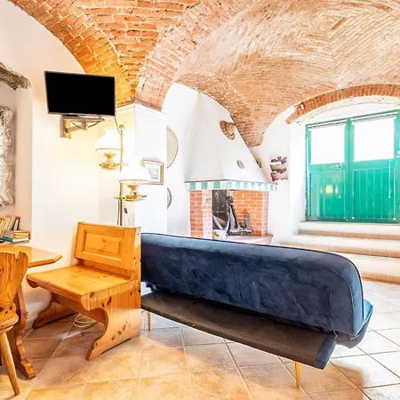 Guesthost - L'oblo - Lovely In *