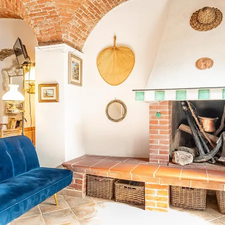 Guesthost - L'oblo - Lovely In Apartament La Spezia