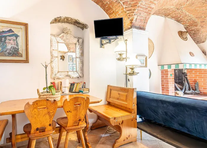 Guesthost - L'oblo - Lovely In