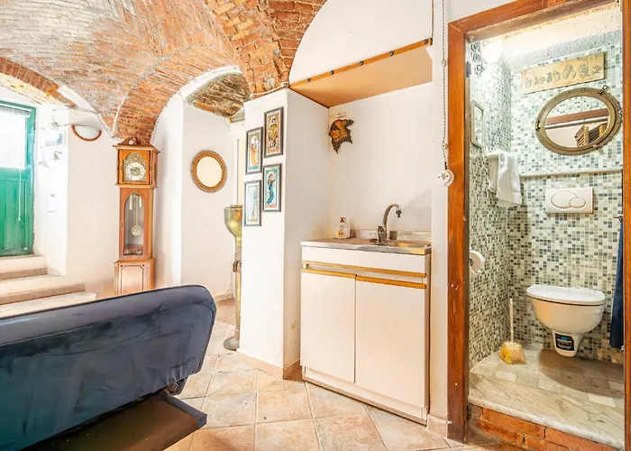 Апартаменты Guesthost - L'oblo - Lovely In